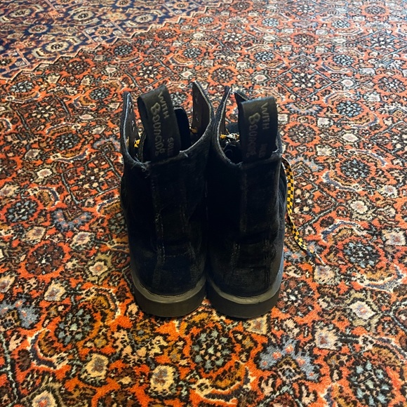 Dr. Martens Velvet Page boot RARE - Picture 2 of 5
